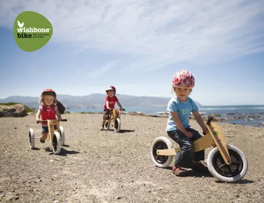 Bild: Das neue Wishbone Bike 2010 - PeeWee People wünscht happy riding