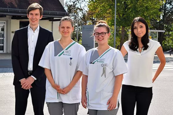 Fünf neue Auszubildende an der Asklepios Klinik im Städtedreieck Bild: Fünf neue Auszubildende an der Asklepios Klinik im Städtedreieck