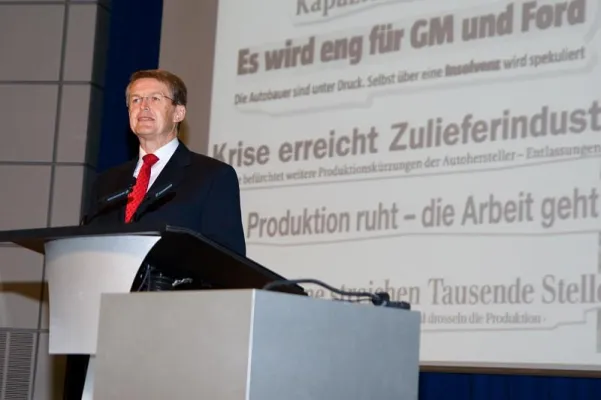 Bild: Deutschland ist für die Wirtschaftskrise gut gewappnet - 9. Deutschen Wirtschaftsingenieurtag, Stuttgart