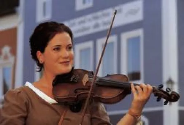 Bild: Badespaß, Kultur und Brauchtum: Die bayerische Ferienregion Waging am See hat Gästen im Sommer viel zu bieten