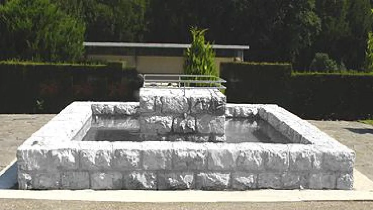 Mit TitanShield beschichteter Zierbrunnen.