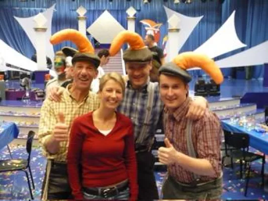 „Basaltköpp“ brachten bei „Hessen lacht zur Fassenacht“ die Narrhalla ins Wanken Bild: „Basaltköpp“ brachten bei „Hessen lacht zur Fassenacht“ die Narrhalla ins Wanken