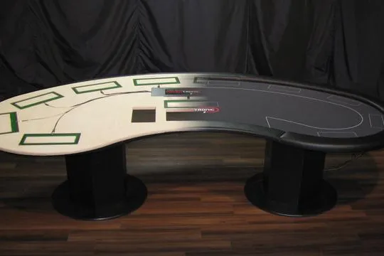 Pokertronic RFID Pokertisch feiert Weltpremiere bei der PokerEM im Casino Baden Bild: Pokertronic RFID Pokertisch feiert Weltpremiere bei der PokerEM im Casino Baden