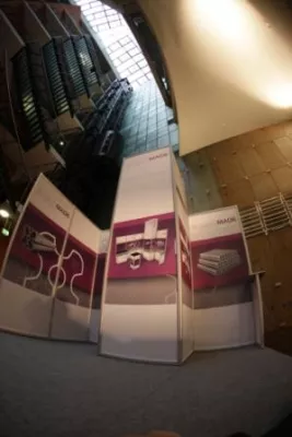 Bild: Mobiles Design Messesystem EXPOMADE für die interzum