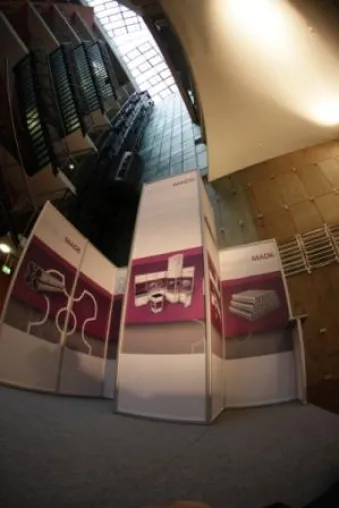 Bild: Mobiles Design Messesystem EXPOMADE für die interzum