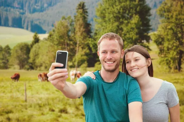 Neues Reisen – Neue Medien Bild: Neues Reisen – Neue Medien