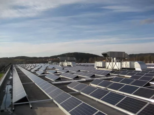 Bild: KEMPER errichtet betriebseigenes Solarkraftwerk in Tschechien