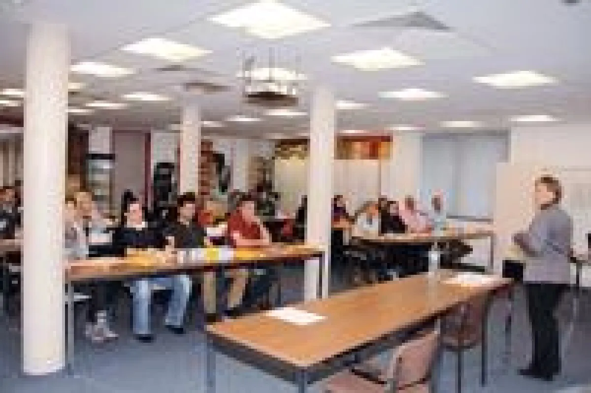 Im Sachkundezentrum West bei sera können Fachhändler die Sachkundeprüfung ablegen. Foto: sera