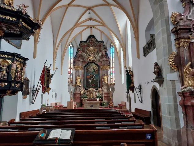Bild: Geschichte zum Anfassen: Sonderführung durch die Pfarrkirche St. Georgen im Attergau