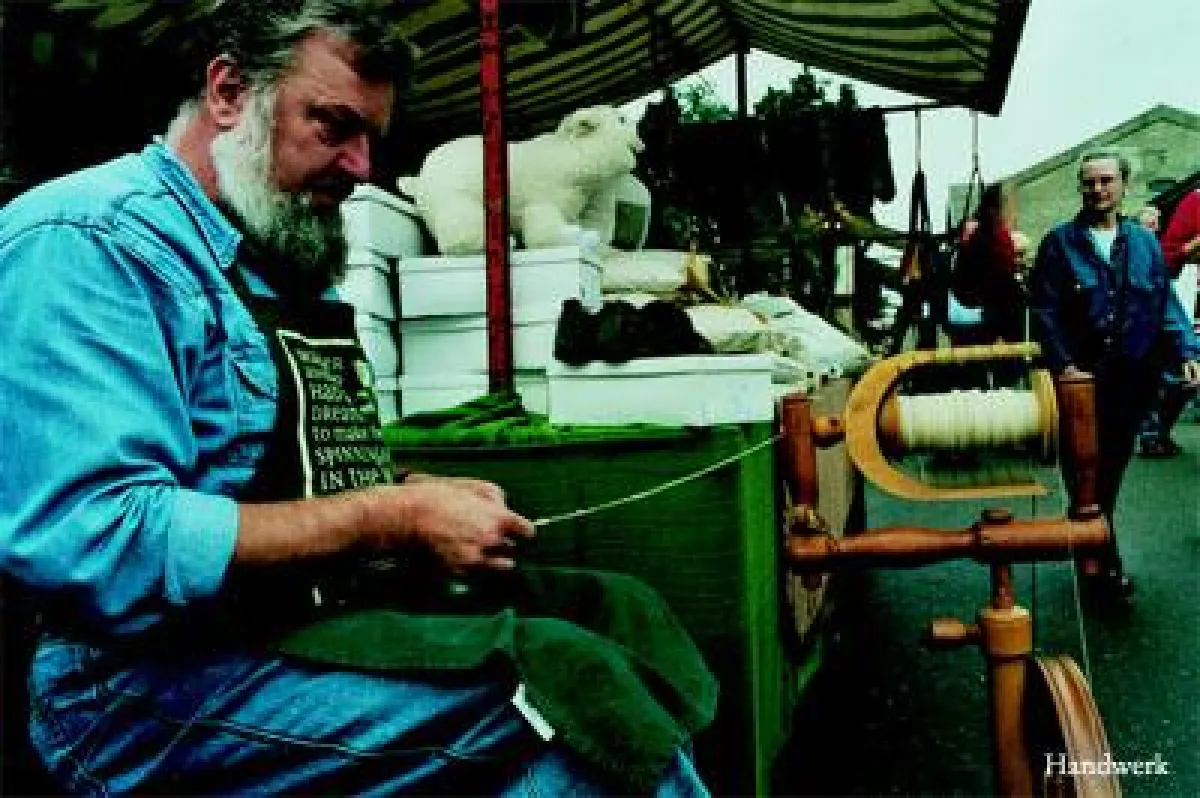 Auch handwerkliche Kunst ist auf dem Naturkunstmarkt zu erwerben.