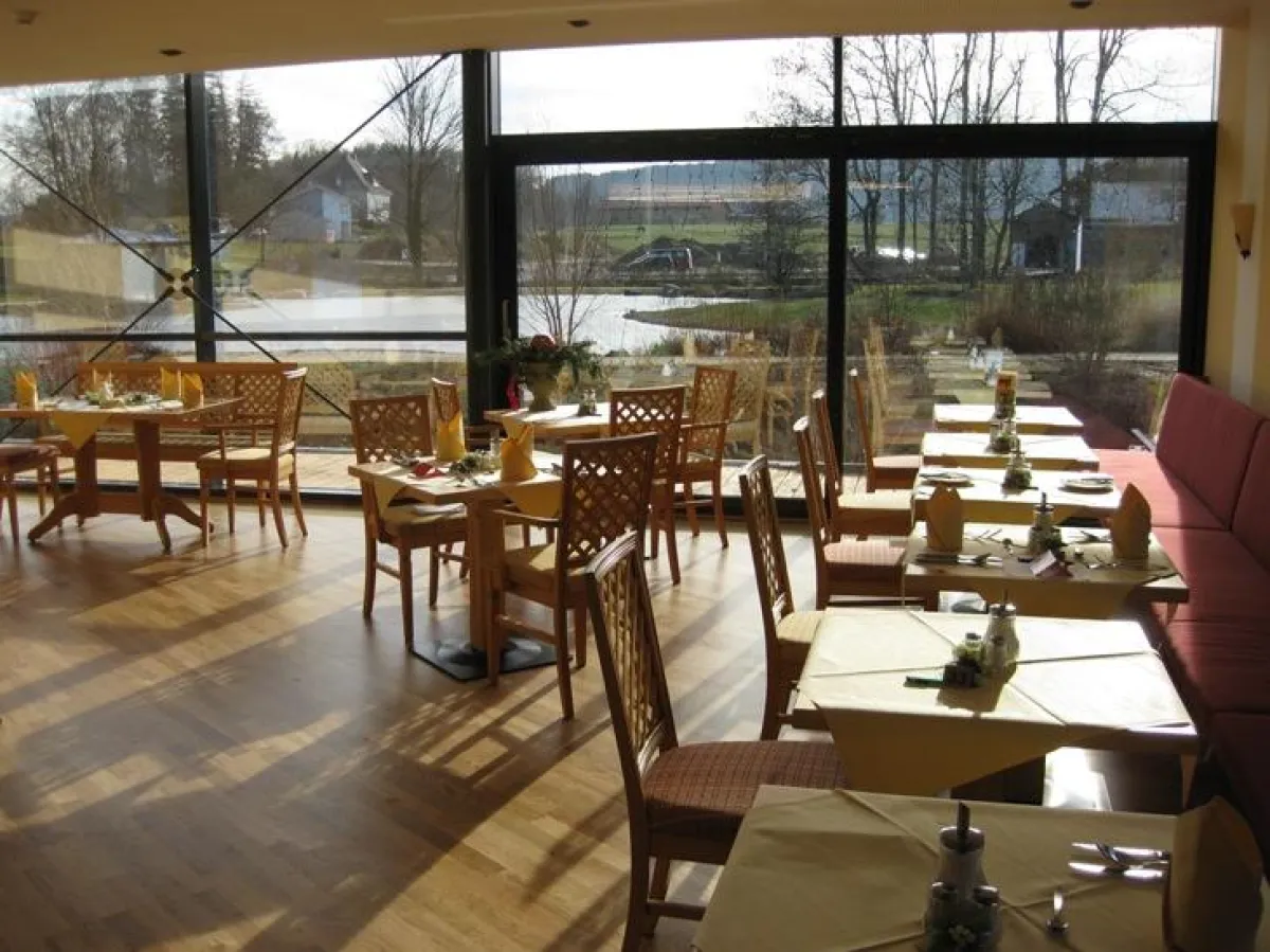 Neuer Wintergarten mit Blick auf Kurparksee