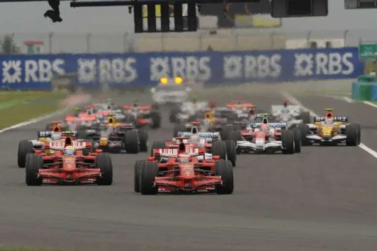 Formel 1 Meldung - Ferrari ist überall schnell Bild: Formel 1 Meldung - Ferrari ist überall schnell