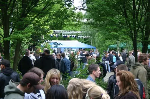 Bild: Die „Rheinische“ feierte ihr traditionelles Schulfest mit viel Live-Musik: Besonders viele Ehemalige kamen zur 19. Open-Air-Party