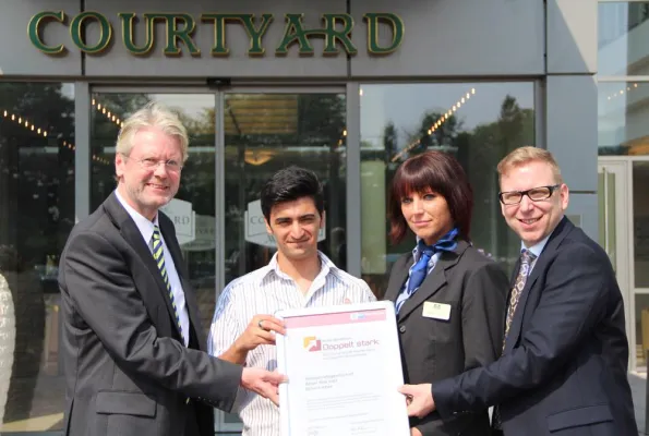 Bild: Doppelt starke Ausbildung im Courtyard by Marriott Gelsenkirchen mit der IHK-Initiative