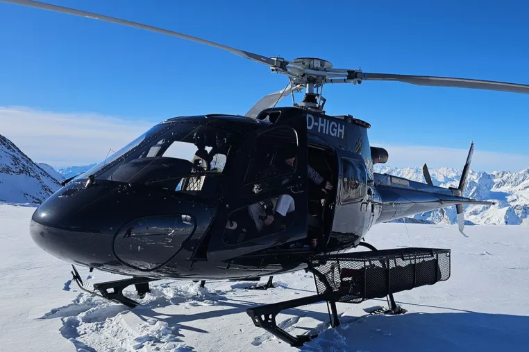 Iordanov Vodka erobert den Himmel - Ihr Premium-Vodka jetzt blitzschnell per Helikopter geliefert! Bild: Iordanov Vodka erobert den Himmel - Ihr Premium-Vodka jetzt blitzschnell per Helikopter geliefert!