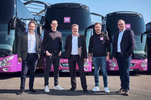 Bild: Pinkbus startet Strecke München - Zürich