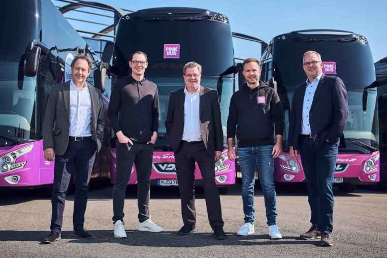 Pinkbus startet Strecke München - Zürich Bild: Pinkbus startet Strecke München - Zürich