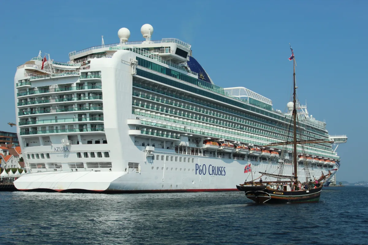 Die Azura kombiniert im Winter 2027/28 die Kanaren mit Marokko (© Brian Smith / P&O Cruises)