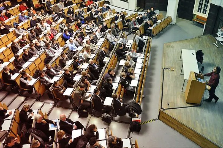 Bild: Universität Hamburg startet neues Programm öffentlicher Vorlesungen