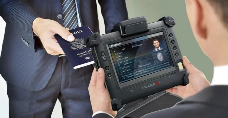 Neues robustes Tablet von RuggON bietet neueste Technik für Gesetzeshüter Bild: Neues robustes Tablet von RuggON bietet neueste Technik für Gesetzeshüter