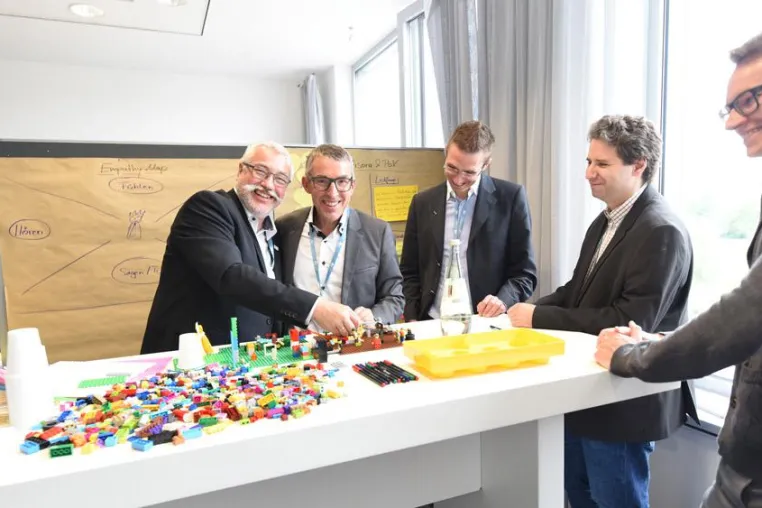 Auf dem FIS Innovationstag 2018 zum Digitalisierungsweltmeister Bild: Auf dem FIS Innovationstag 2018 zum Digitalisierungsweltmeister