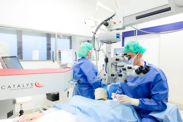 Bild: Hohe Auszeichnung für Augenklinik des Knappschaftskrankenhauses