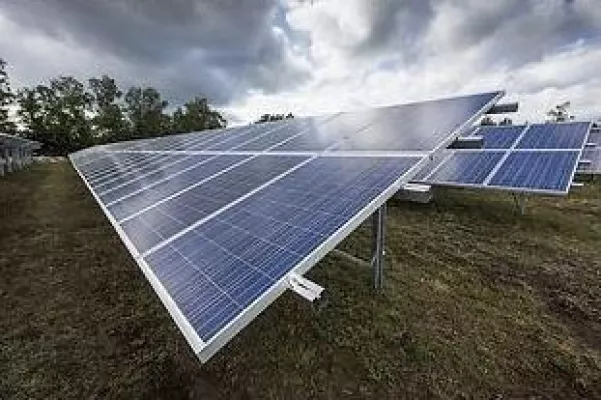 Bild: 4,7 MWp in 15 Tagen - ib vogt stellt ersten Bauabschnitt des Solarkraftwerks Thunpadel fertig