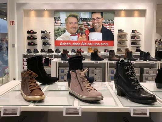 Bild: Schuhe XXL für jeden Geschmack bei schuhplus in Schleswig-Holstein