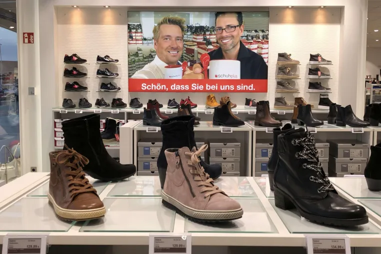 Bild: Schuhe XXL für jeden Geschmack bei schuhplus in Schleswig-Holstein