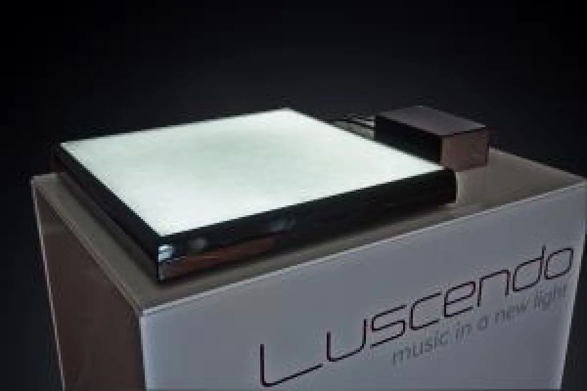Luscendo produziert anspruchsvolle Designer-Gerätebasen und HiFi-Möbel wahlweise mit oder ohne Beleuchtung