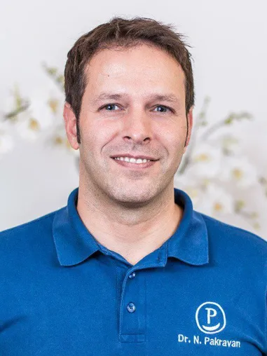 Bild: Dr. Pakravan übernimmt die Praxis von Dr. Bröhr in Mönchengladbach