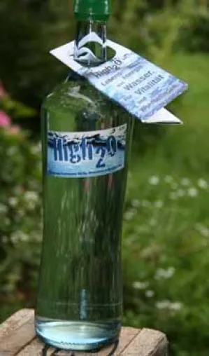 Bild: High2O - Fit in den Frühling mit Bioresonanzwasser und der Energie von Edelsteinen und Kräutern