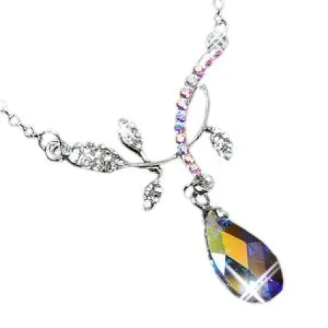 Bild: Die Luxusbabe Boutique präsentiert die neue Karen Ly Winter Schmuckkollektion 2010/11