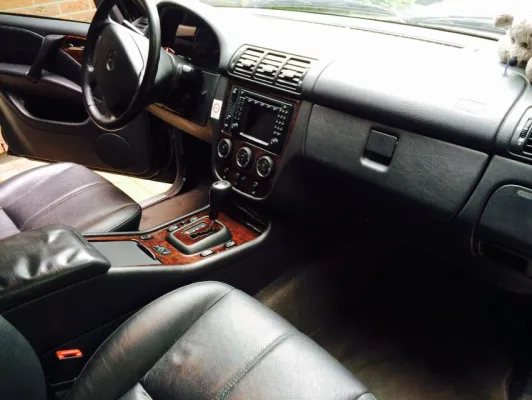 Bild: Auto und Unfallwagen verkaufen