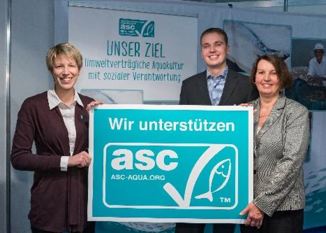 links: Barbara Janker vom ASC sowie Stephan und Ute Winkelmann von ?Heidefisch?