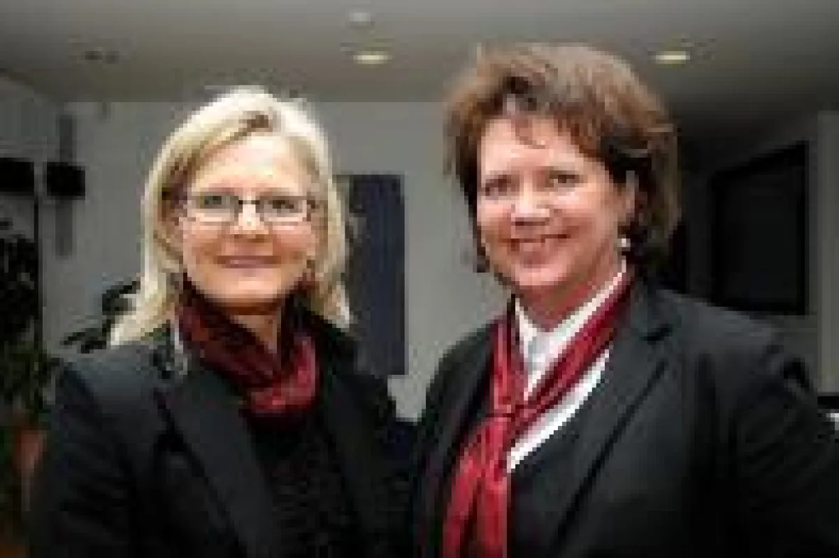 Unternehmerinnen: Die neue Regionalleiterin der Region Mitte Hessen, Dr. Karin Uphoff (links) mit Petra Ledendecker, Präsidentin des Verbands deutscher Unternehmerinnen (VdU).