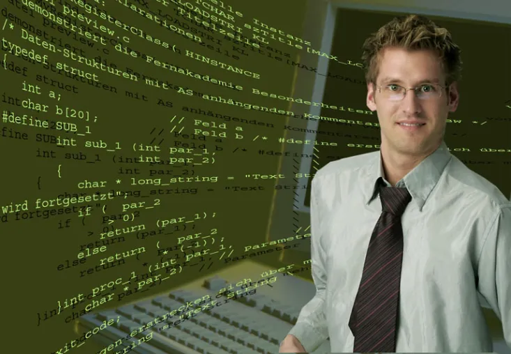 Bild: Eintauchen in die Welt des Programmierens - Per Fernlehrgang an der Fernakademie für Erwachsenenbildung / Neuer Lehrgang: "C++ Programmierung für Fortgeschrittene"