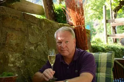 Bild: Gesprächsstoff Wein. Frisch - verspielt - anspruchsvoll. Was sagt winzers.de?