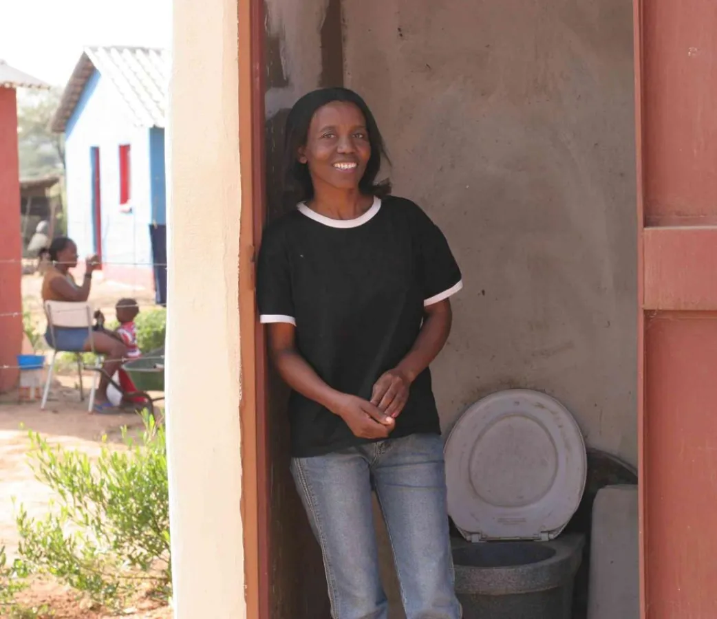 Zur Verbesserung der hygienischen Situation in Namibia baut SODI 600 Trockentoiletten.