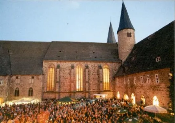Bild: Irish Folk Festival im Kloster Möllenbeck im Weserbergland
