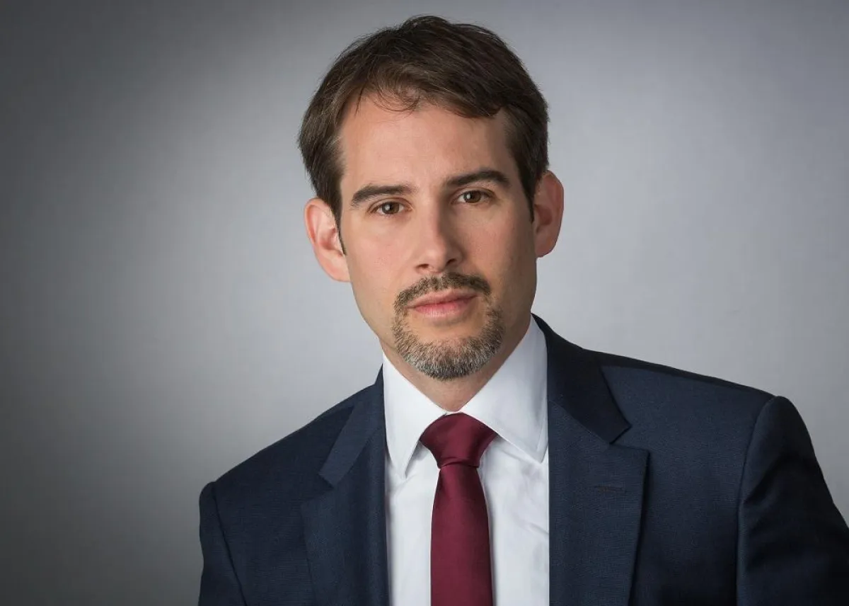 Dr. Alexander T. Schäfer