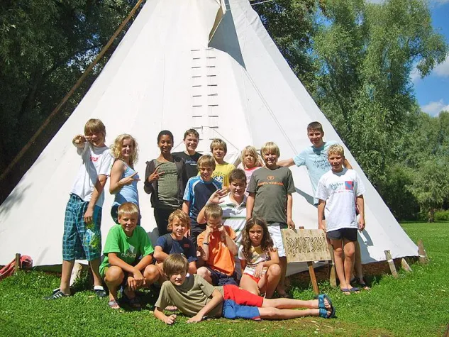 Bild: Sommerferien, was nun? Fußball- und Abenteuer-Englischcamps bieten spannende Angebote für Schüler am Bodensee