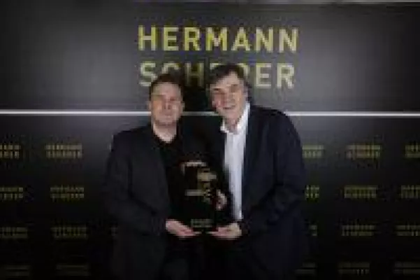 Exzellentes Spiel mit Worten Bild: Exzellentes Spiel mit Worten