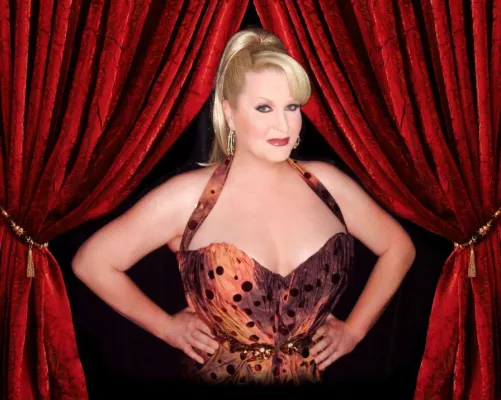 Bild: Stadtpremiere: Daphne de Luxe mit "Comedy in Hülle und Fülle" in Berlin