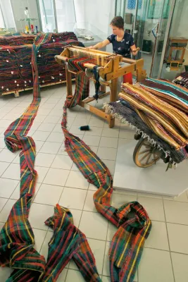 Bild: Auf den Webersteigen im nordbayerischen Naturpark die alten Handelswege der Handweber entdecken