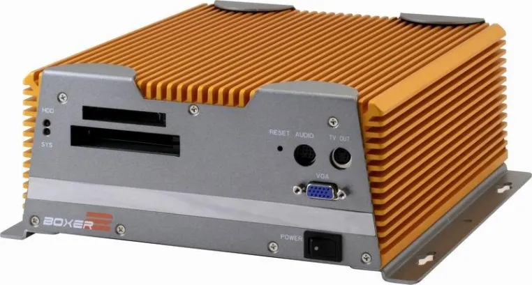Bild: AEC-6920 – der Boxer für Anzeige- und Informationssysteme