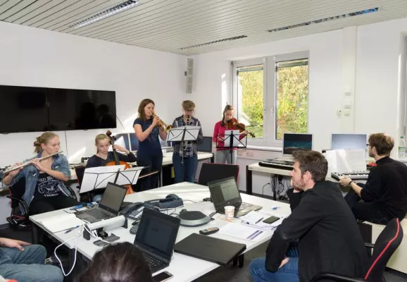 Bild: MINT-Girls Regensburg geben Live-Konzert für ISS-Astronauten