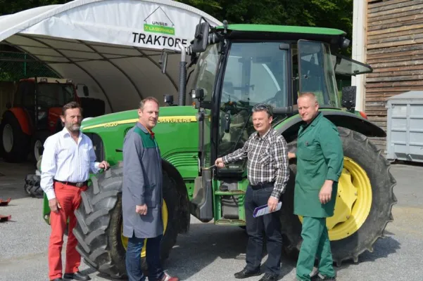 Im Traktortest bestätigt der BE-Fuelsaver® seine Wirkung mit 10 Pozent Einsparung im Treibstoff-Verbrauch! Bild: Im Traktortest bestätigt der BE-Fuelsaver® seine Wirkung mit 10 Pozent Einsparung im Treibstoff-Verbrauch!