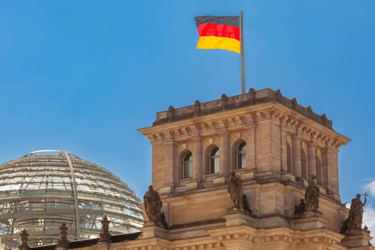 Bild: KinderRechteForum klagt gegen BMBFSFJ: Hilfe und Beratungsstellen für Kinder aktuell keine Priorität?