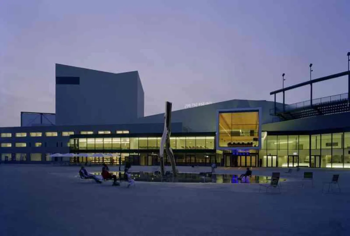 Vor allem die Fußball-EM und der Bond-Dreh haben dem Festspielhaus Bregenz ein sehr erfolgreiches Geschäftsjahr 2008 beschert.  (Copyright: Bruno Klomfar)
